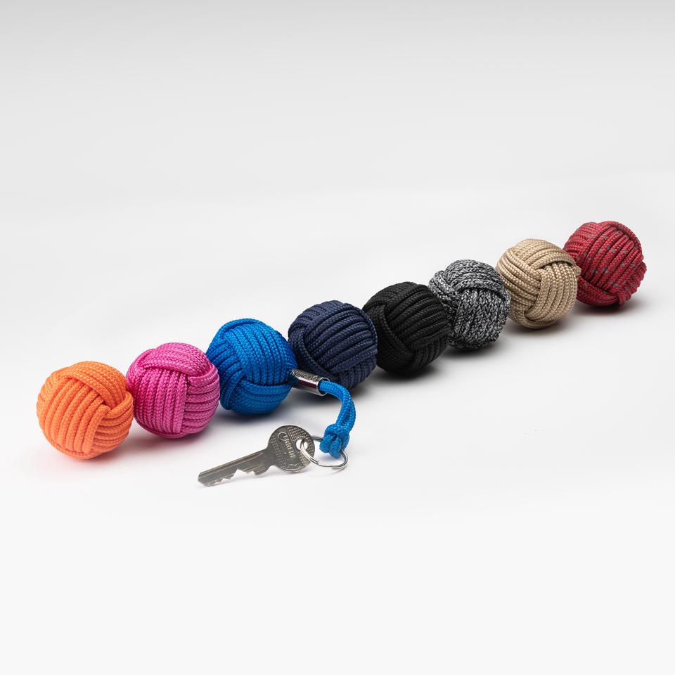 onze-kleuren-gepersonaliseerde-drijvende-sleutelhanger